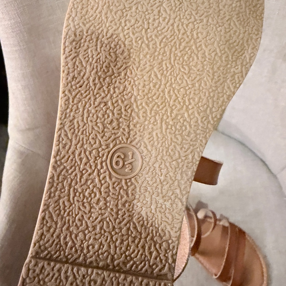 Universal Thread sandals - Picture 5 of 5